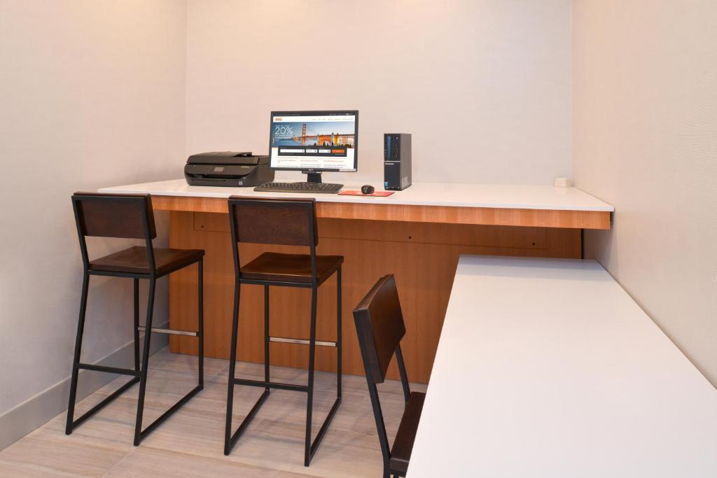 Holiday Inn Express & Suites Austin NW - Lakeline, an IHG Hotel photo 4