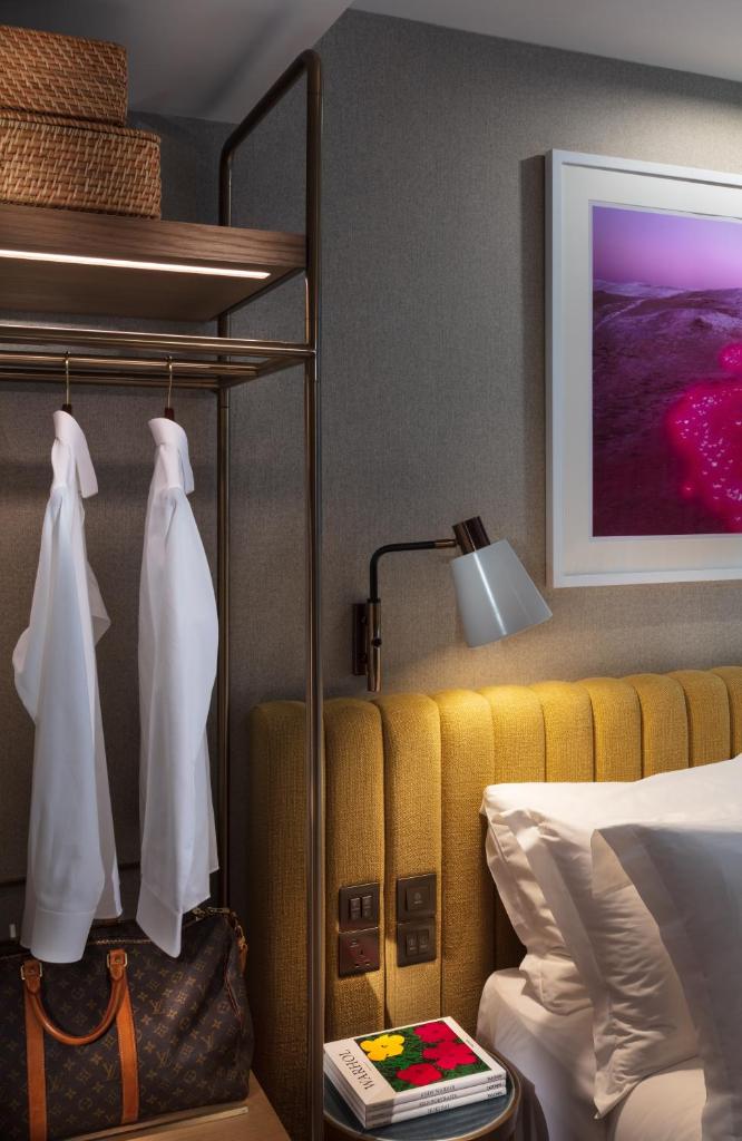 The Hari Hong Kong, Vignette Collection by IHG Room Type - Deluxe Room, 1 King Bed