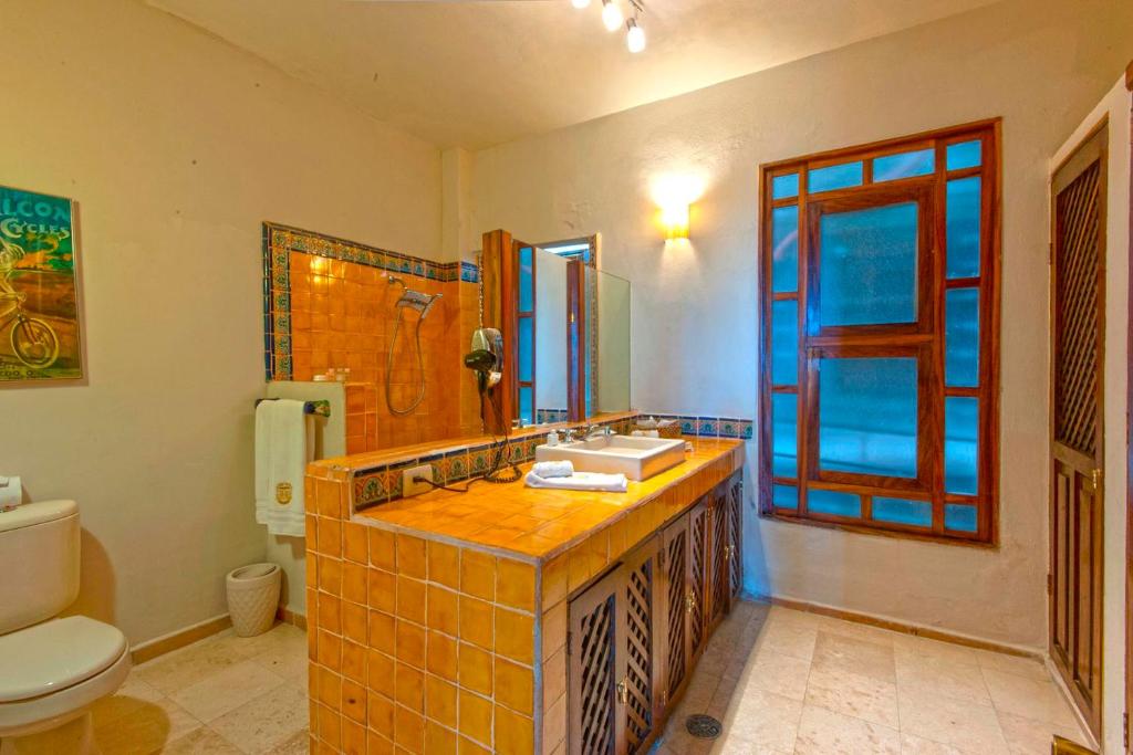 Сьюит (Four-Bedroom Suite with private pool and chef service), Vallarta Shores Beach Hotel