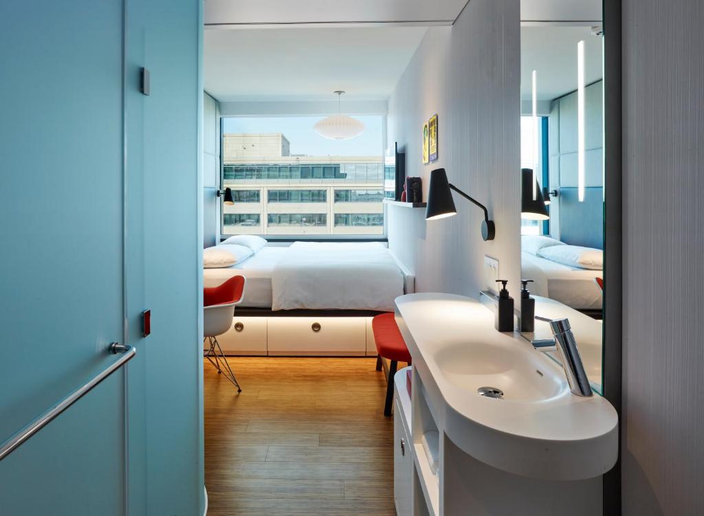 citizenM Washington DC Capitol image