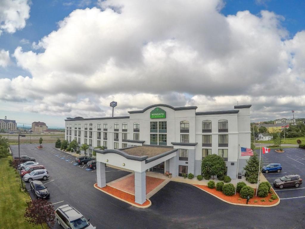 Wingate by Wyndham Erie photo 1