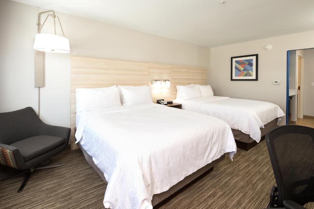 Holiday Inn Express & Suites - Portage, an IHG Hotel photo 2