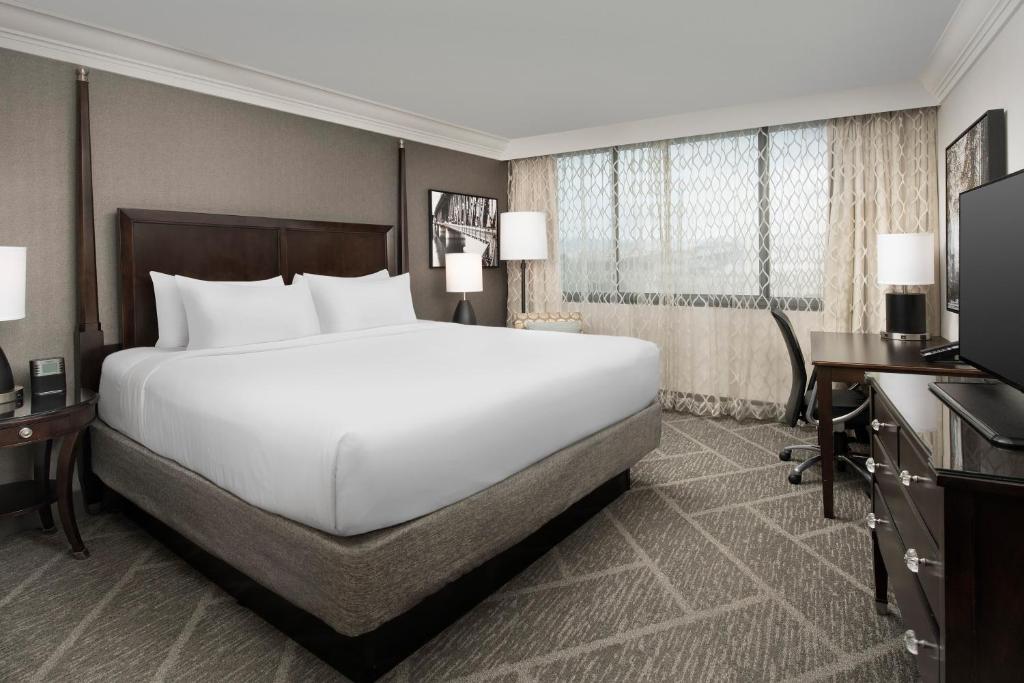 Двухместный (Номер с кроватью размера «king-size»), Crowne Plaza Hotel Portland-Downtown Convention Center, an IHG Hotel