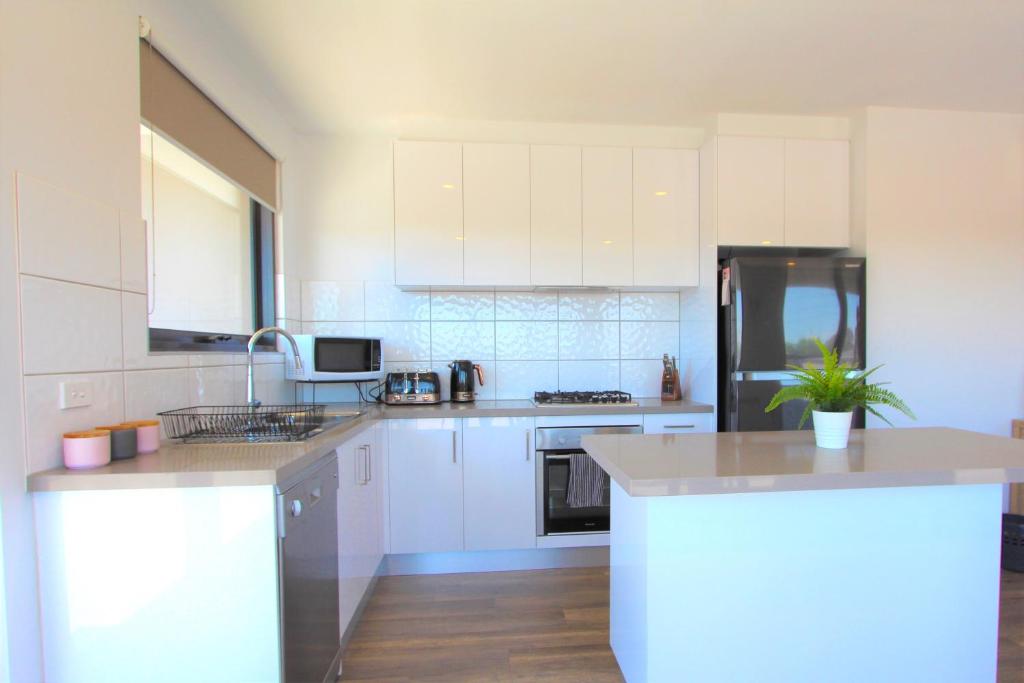 StayCentral - Heidelberg Heights Penthouse photo 2