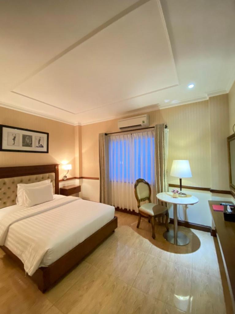 Двухместный (Стандартный двухместный номер с 1 кроватью), Central Hotel & Residences