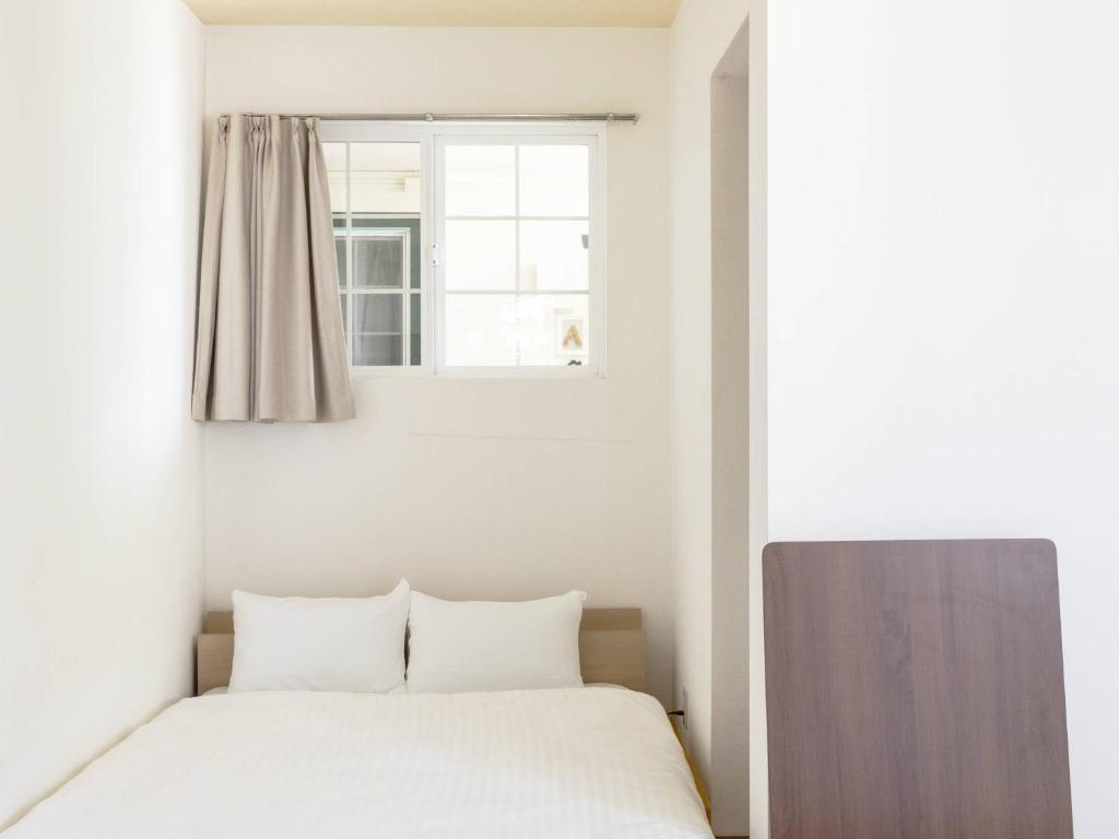 Bluebird Hotel photo 2