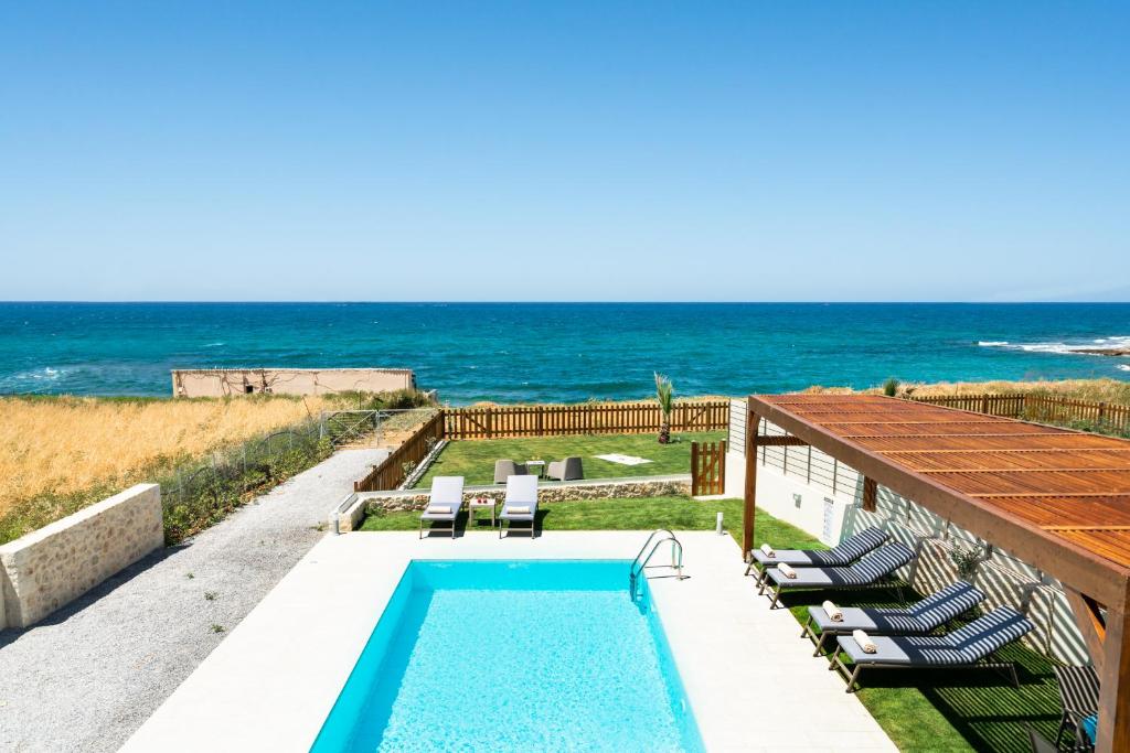 Lux Villa Nymphes Dioni, 30m from beach with Pool, BBQ and Play Area photo 1