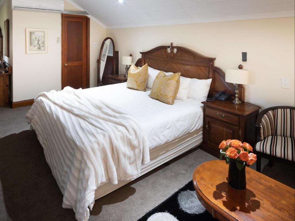 Gallo Manor Executive Bed & Breakfast - Tap to explore photos