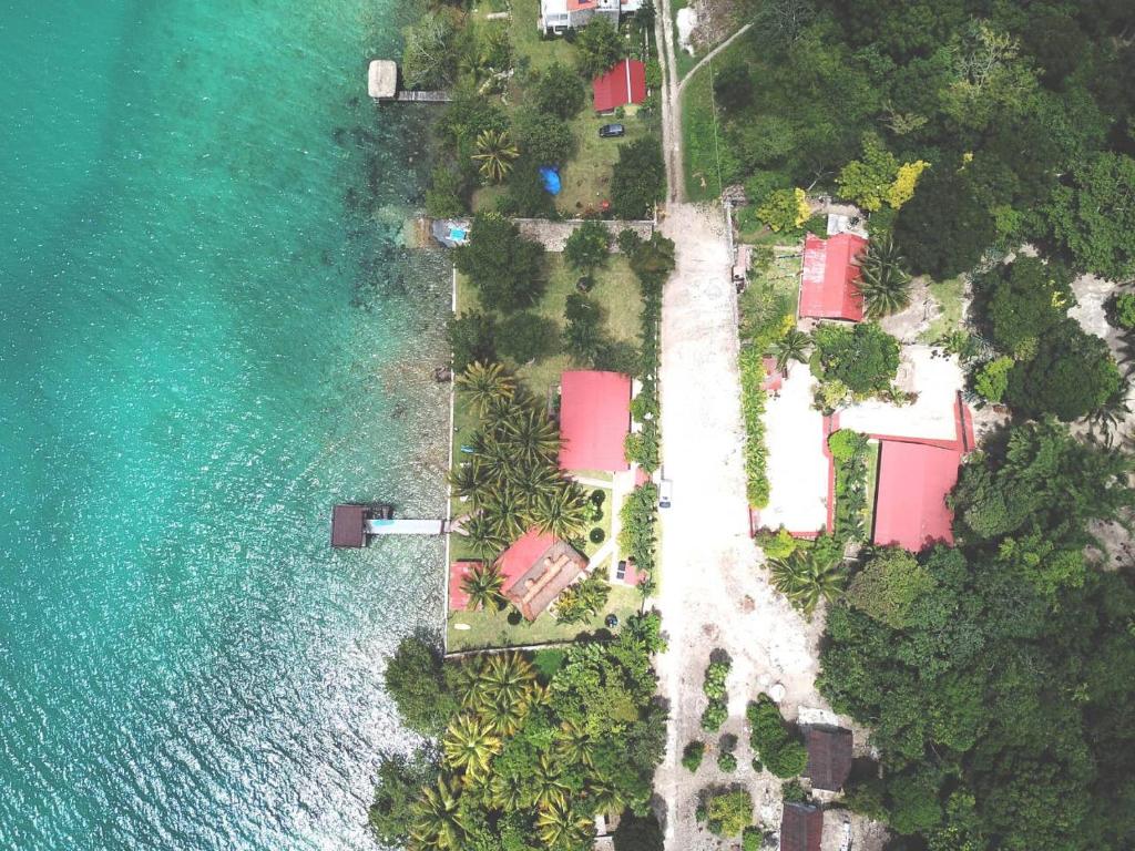 Coras Place Bacalar Lagoon front photo 3