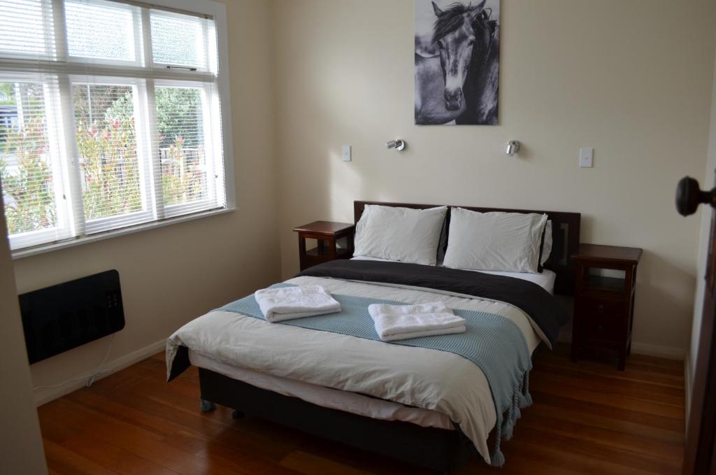 Villa 185- Central Masterton - Tap to explore photos