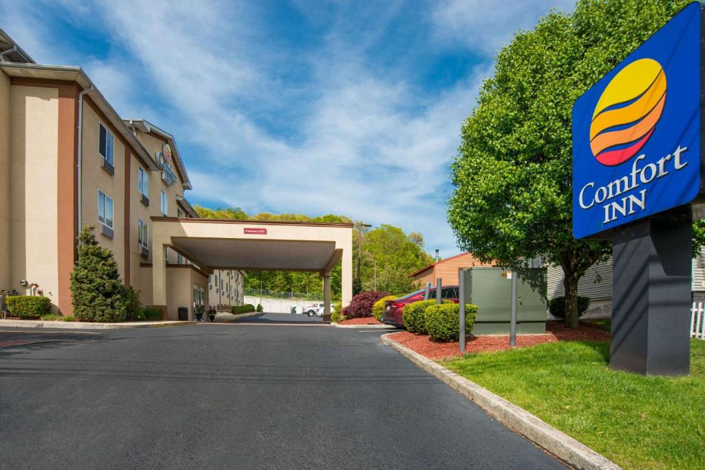 Comfort Inn Naugatuck-Shelton, CT image