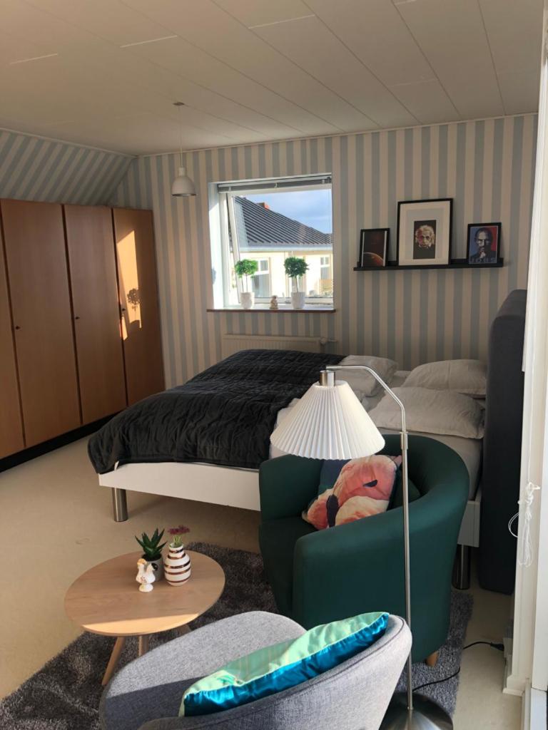 Dejligt værelse med eget bad og havudsigt photo 2