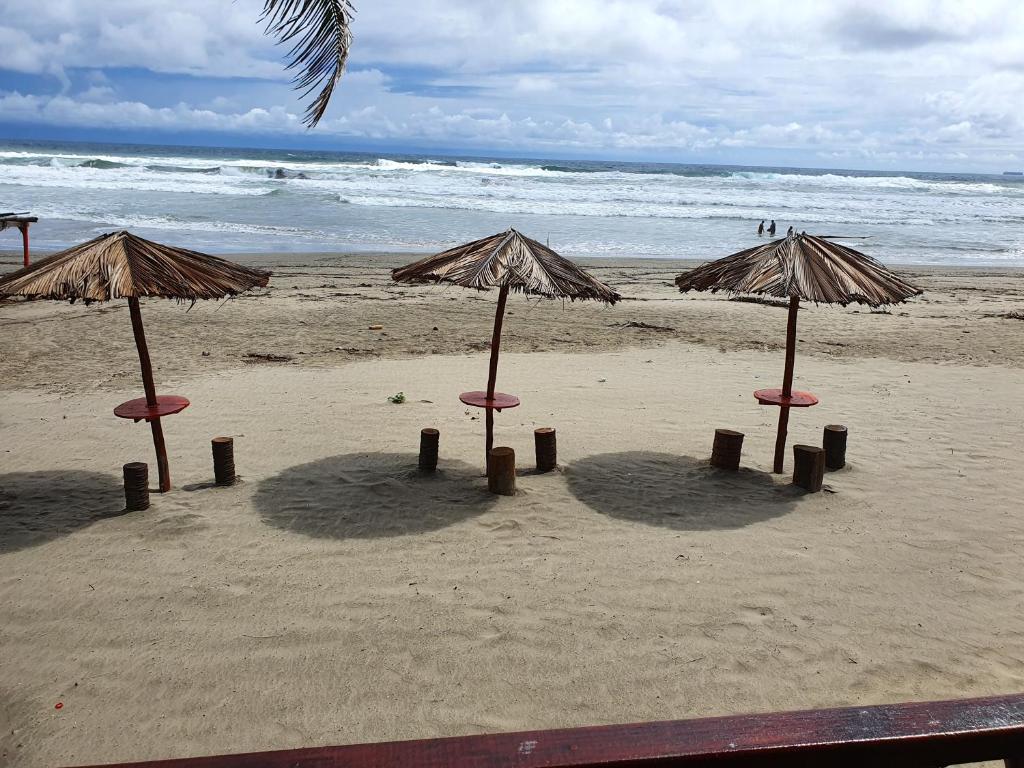 Bungalows La Perla Playa Azul photo 2