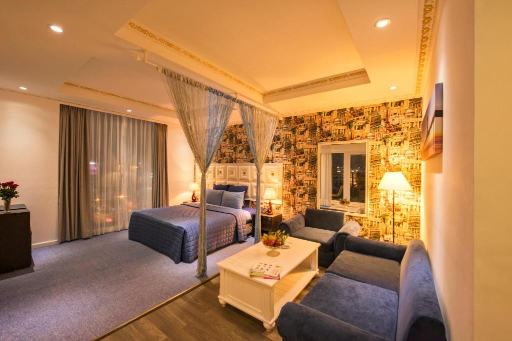 Сьюит (Люкс с видом на город), Golden Crown Hotel