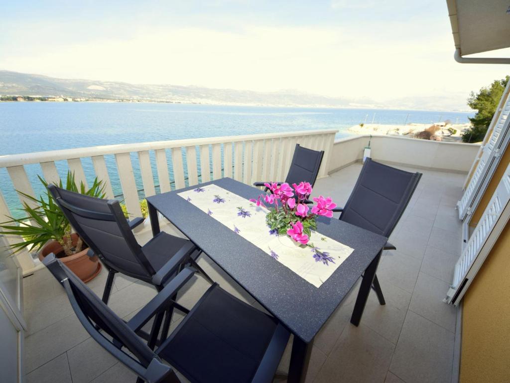 Apartment Mornar-2 by Interhome photo 3