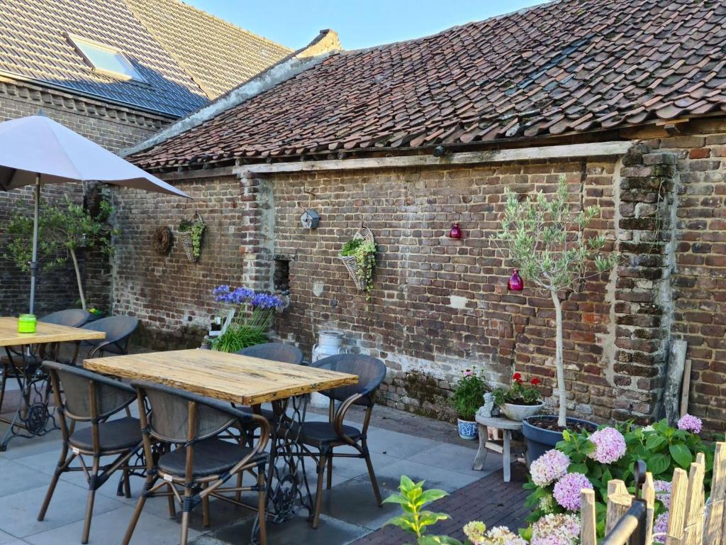 B&B 't Inj photo 2