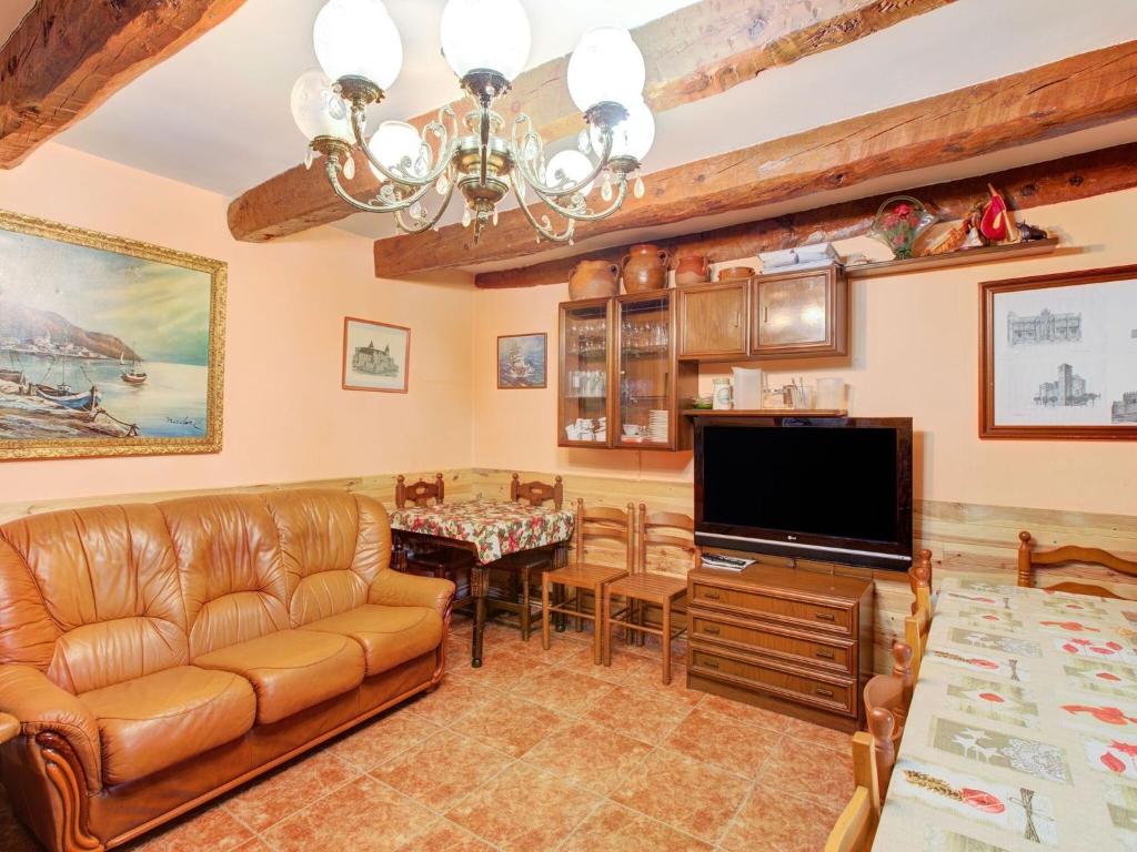Snug Holiday Home in Valladolid with Private Pool photo 2