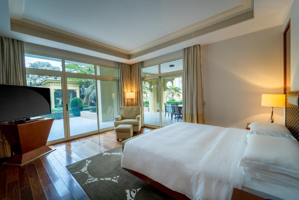 Сьюит (Представительский люкс «Гранд»), Grand Hyatt Doha Hotel & Villas