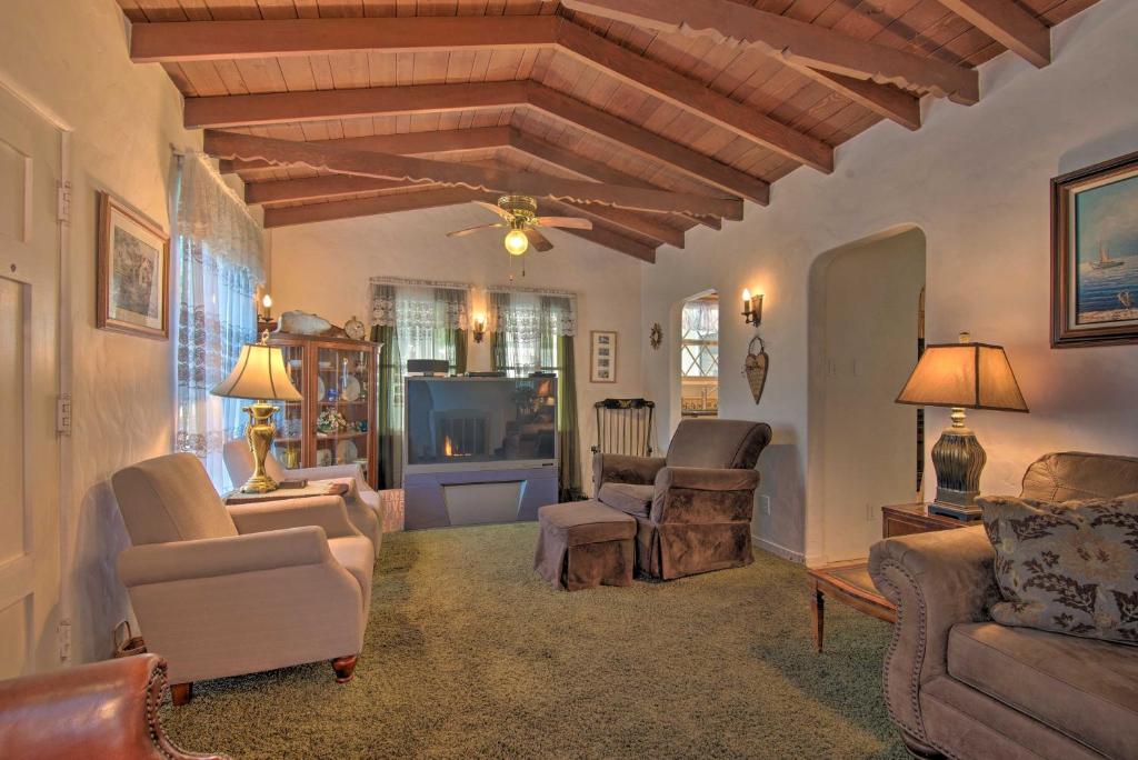 Avalon Escape Everything Within Walking Distance! photo 3