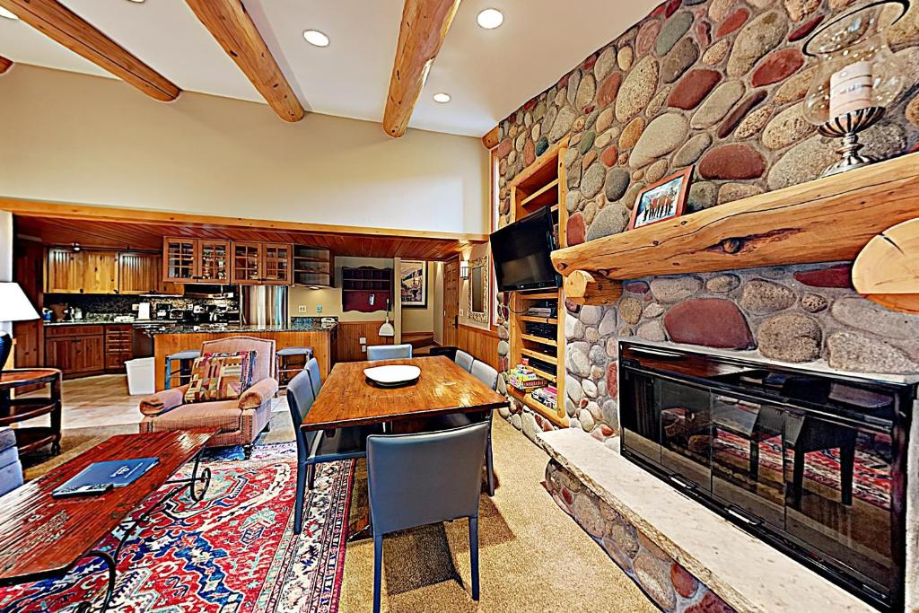 Timberline Condominiums 2 Bedroom plus Loft 3 Bath Deluxe Unit C3H image