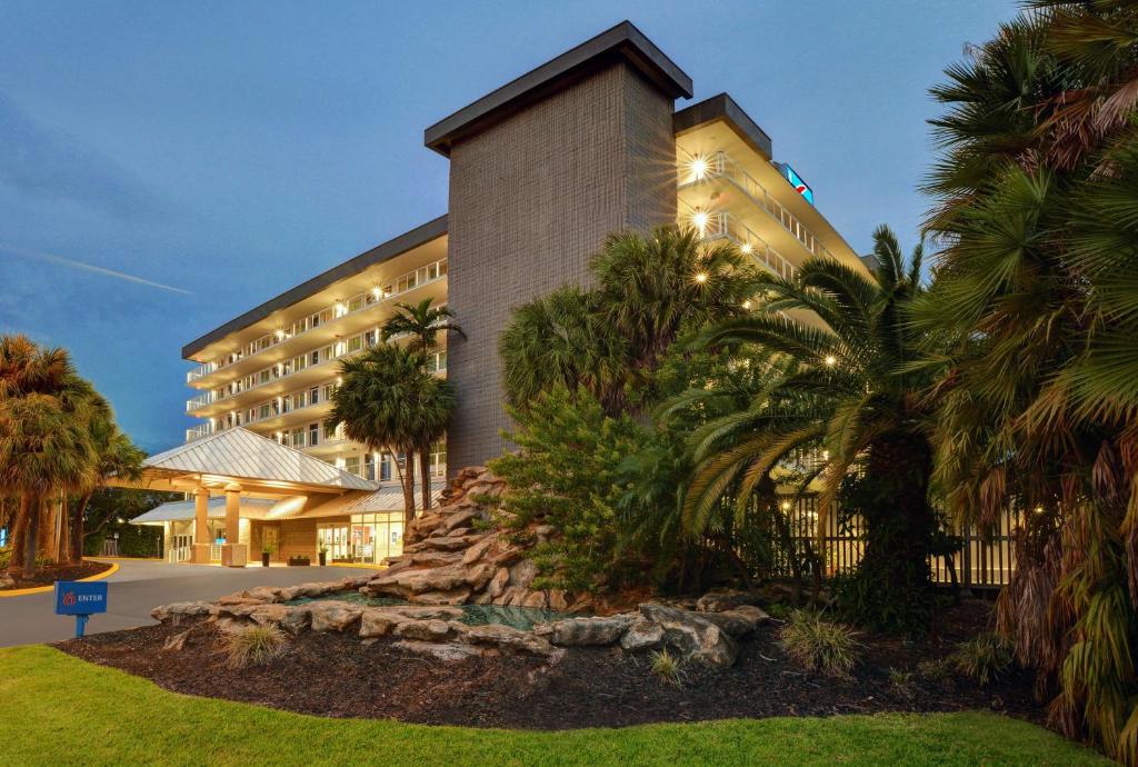 Motel 6 Cutler Bay, FL image
