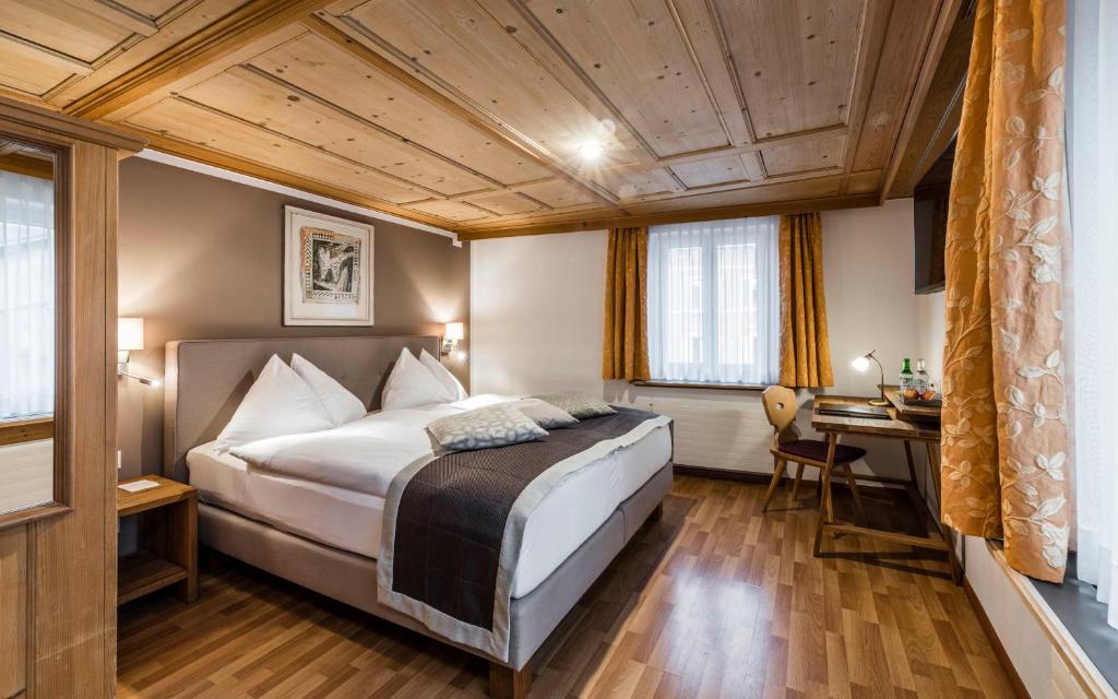 Двухместный (Улучшенный двухместный номер с 1 кроватью), Romantik Hotel Stern