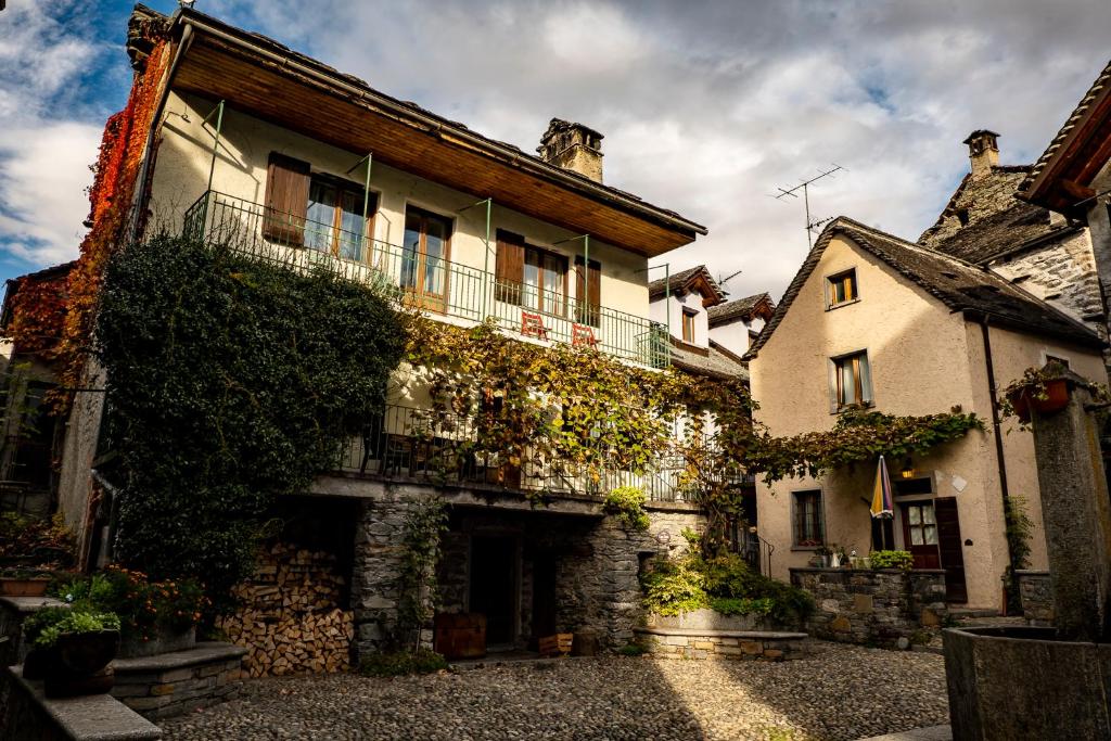 Casa Tomà