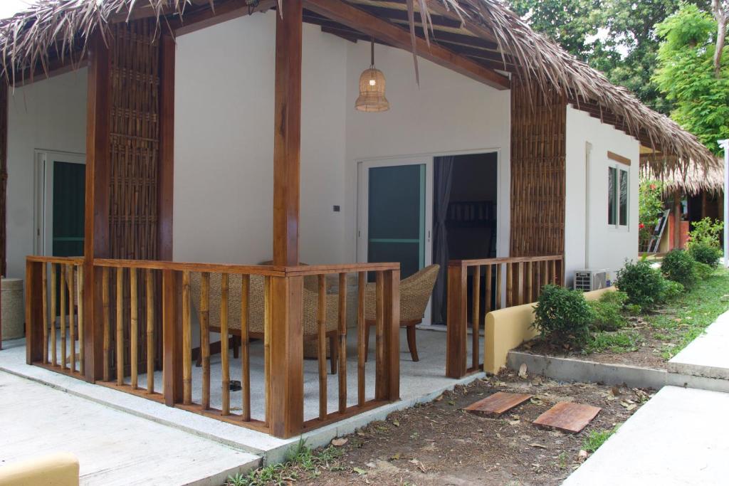 Gecko Lipe Resort photo 1