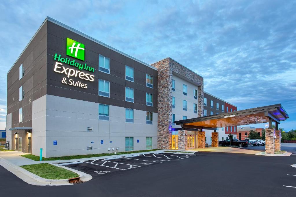 Holiday Inn Express And Suites La Grange, an IHG Hotel image