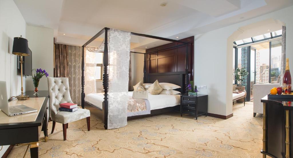 Двухместный (Номер в хуачэньской тематике), Huachen International Hotel