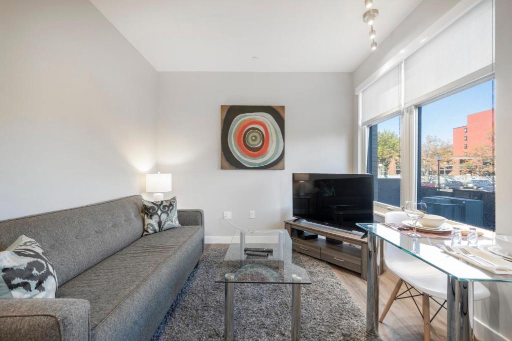 Global Luxury Suites East Boston photo 3