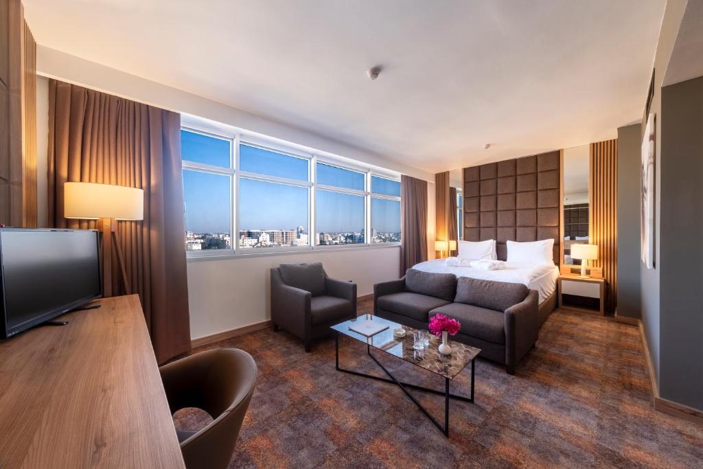 Grand Sapphire City Hotel photo 2