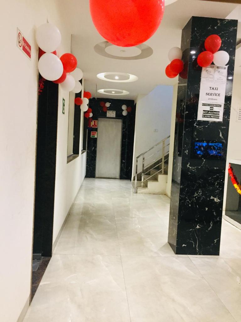 Двухместный (Номер Делюкс), Hotel Aerocity Golden At Delhi Airport