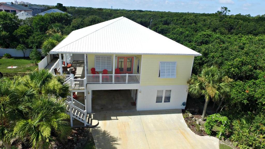 Fantasea is the Perfect Beach House with Pool and Hot Tub 4 bed3 bath with 2 Master Suites image