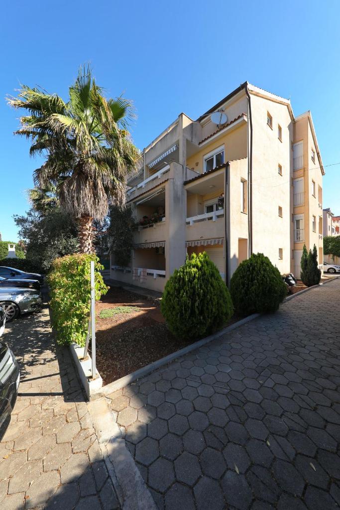 Apartment EMINA