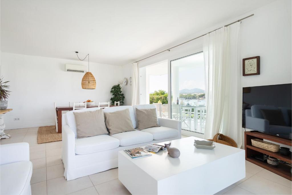 Villa Can Marilla - Tap to explore photos
