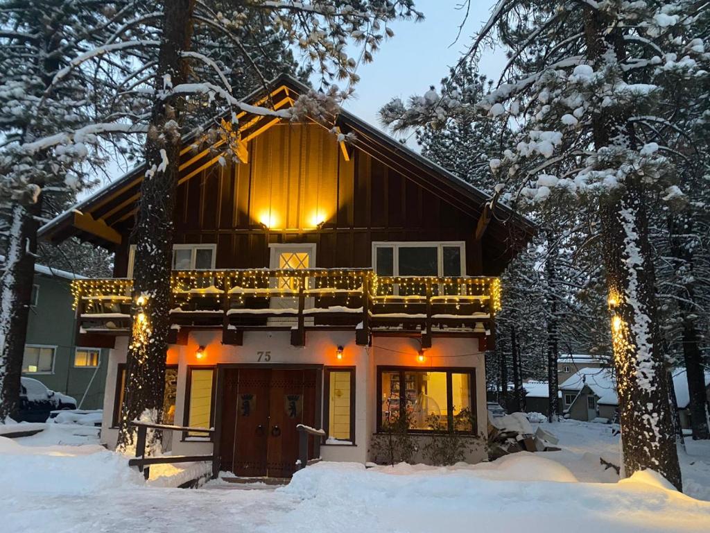 The Mammoth Inn image
