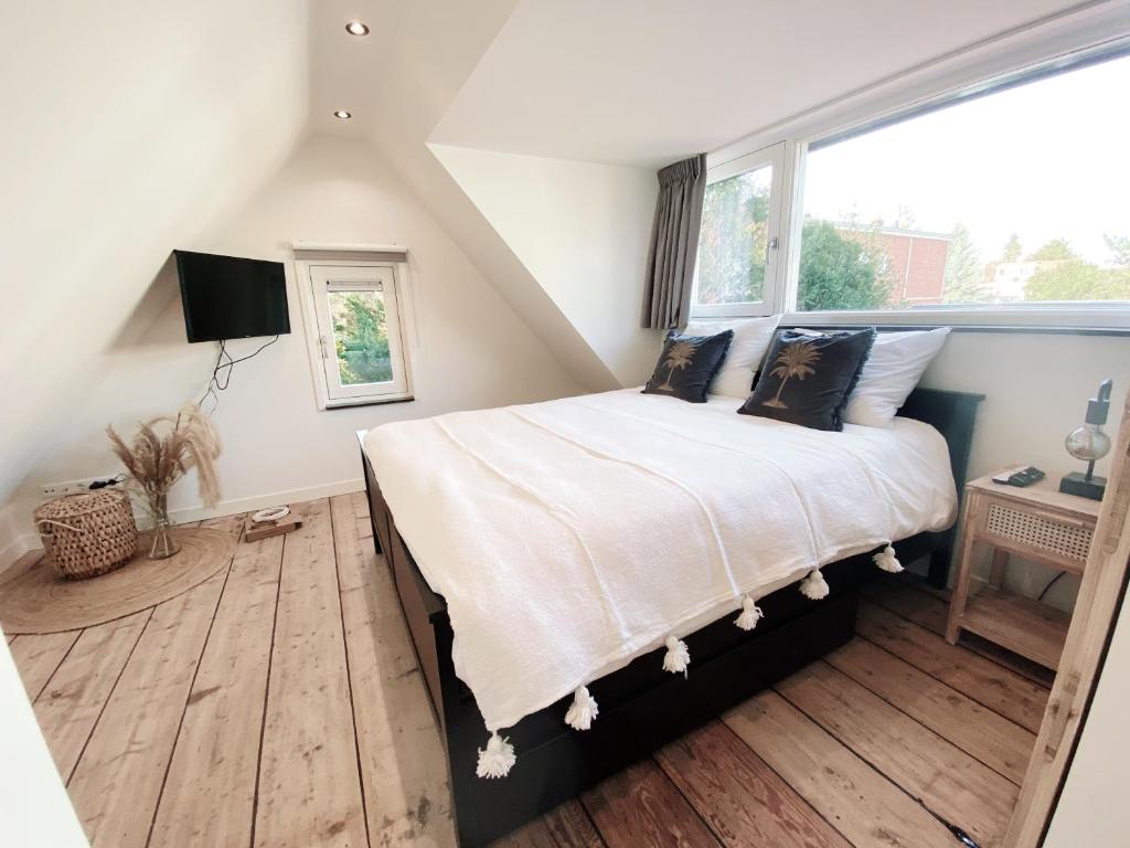 Cozy historical Cottage (Huisje HèHè) photo 3
