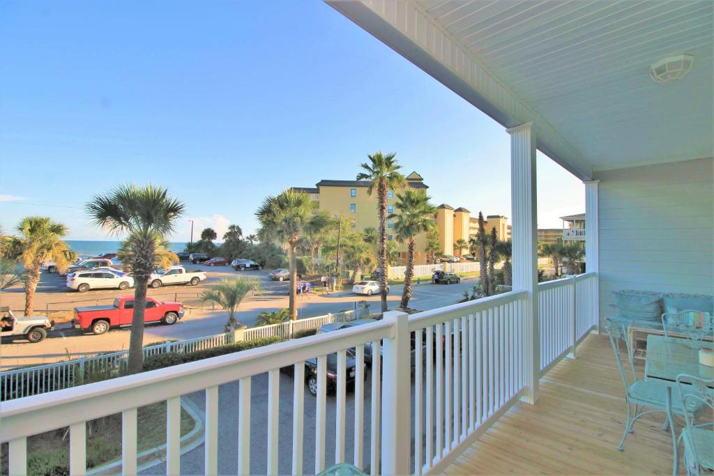 2B Pavilion Watch photo 1