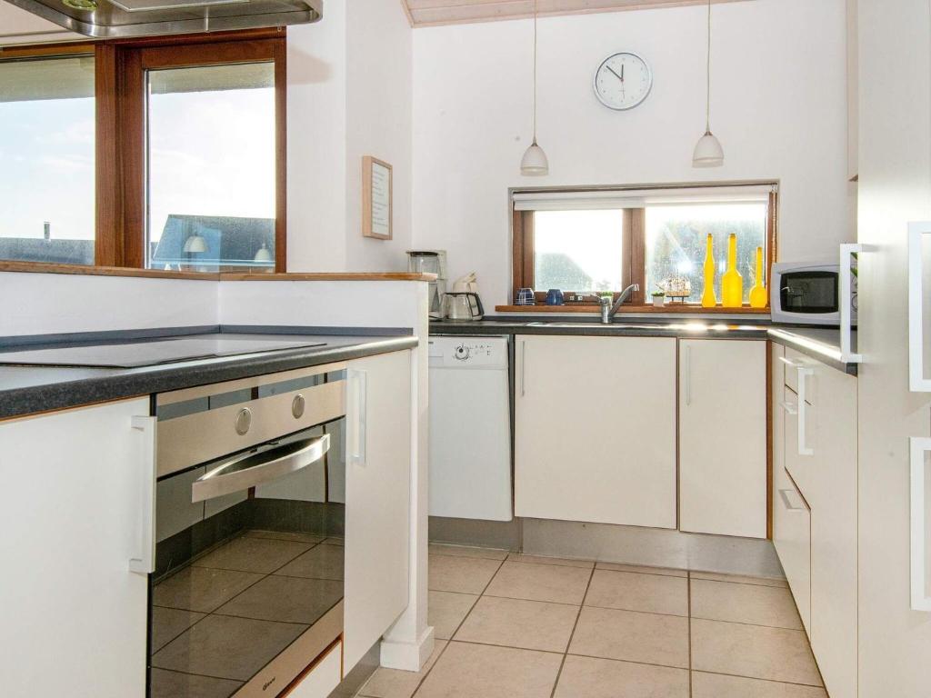 Three-Bedroom Holiday home in Ulfborg 27 photo 3