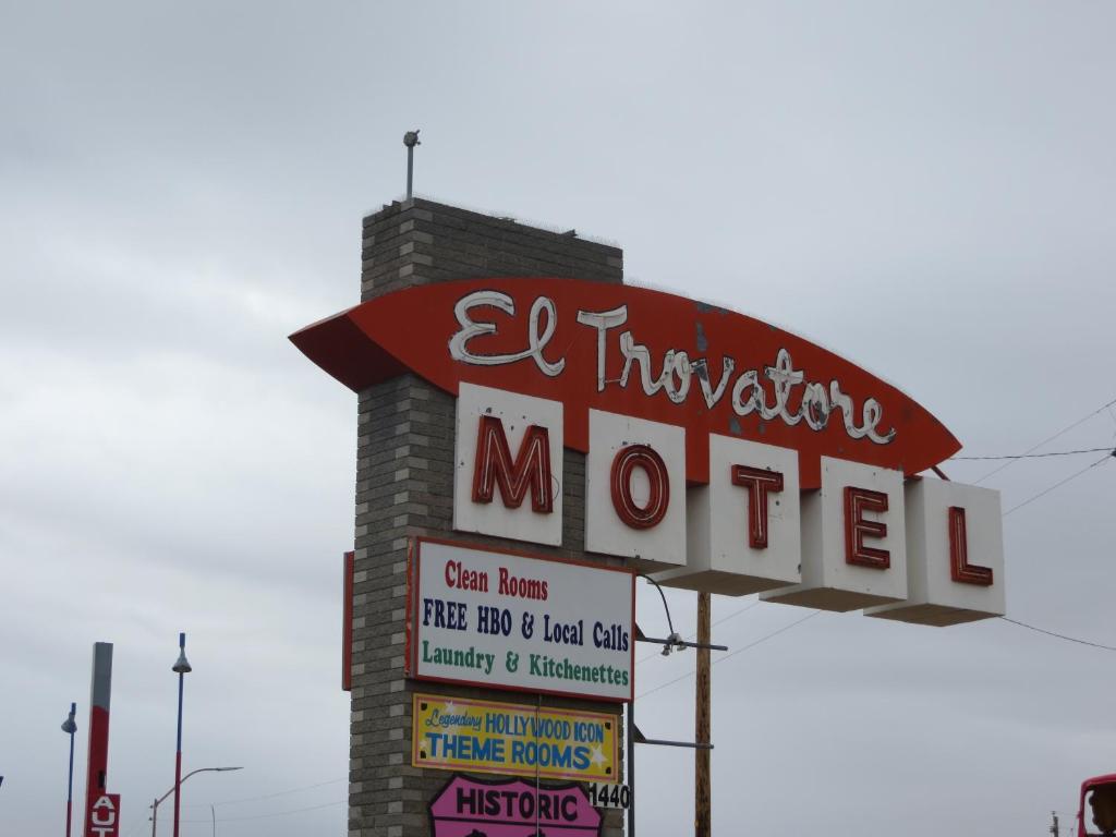 El Trovatore Motel image