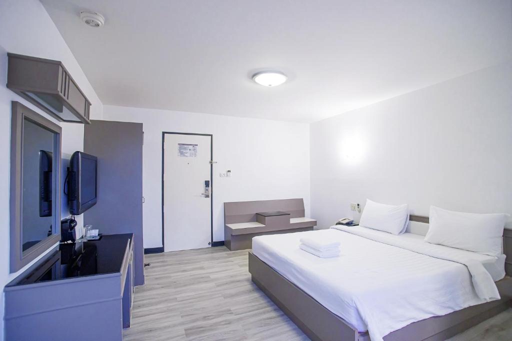 Hi Season Hotel photo 4