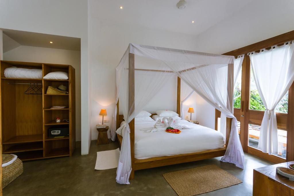 Вилла (Вилла с 3 спальнями, собственным бассейном и гидромассажной ванной), De Ubud Villas & Spa