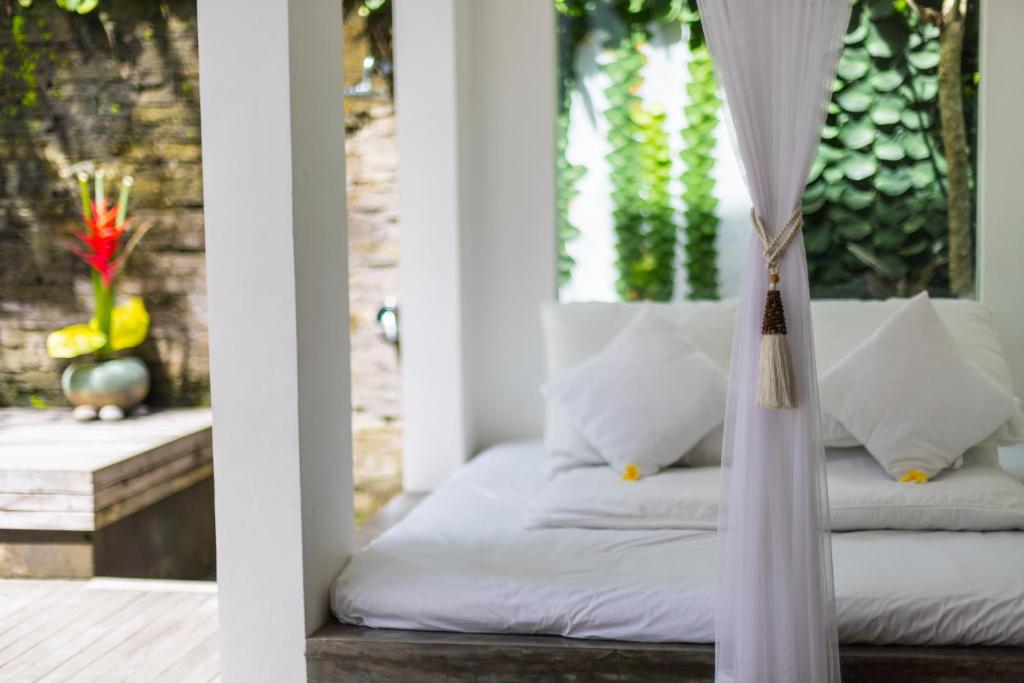 Вилла (Superior Two-Bedroom Villa with Private Pool and Free Benefit), De Ubud Villas & Spa