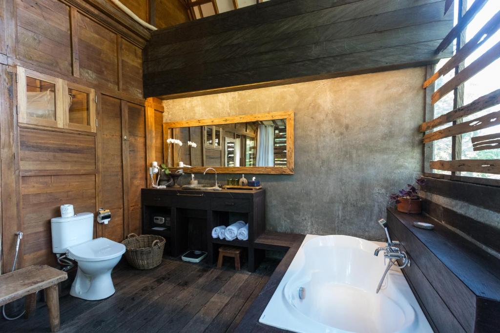 Вилла (Wooden Two-Bedroom Villa and Garden View), De Ubud Villas & Spa