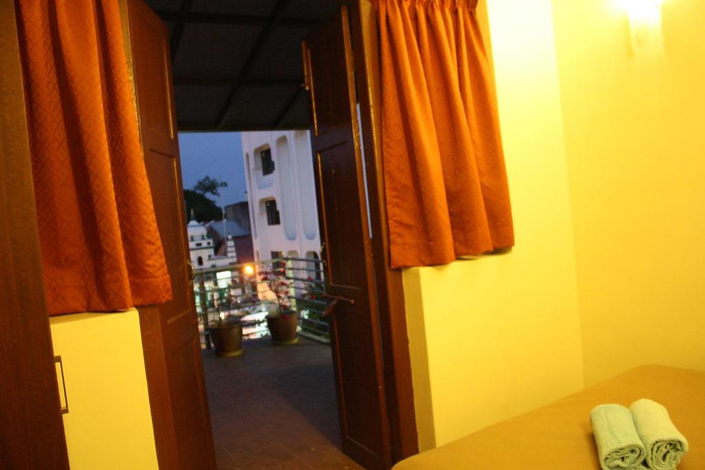 Двухместный (Номер с кроватью размера «queen-size» и балконом), Little India Heritage Villa