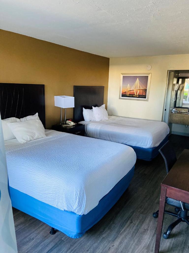 Days Inn by Wyndham Mt Pleasant-Charleston-Patriots Point photo 4