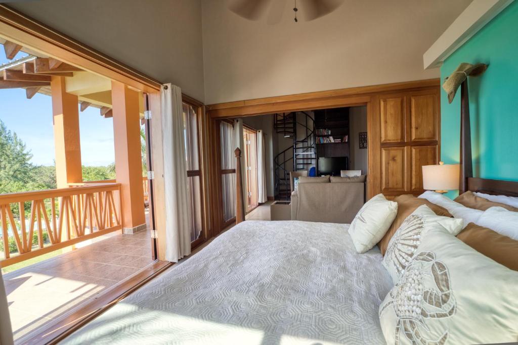 The Villas at Cocoplum photo 4
