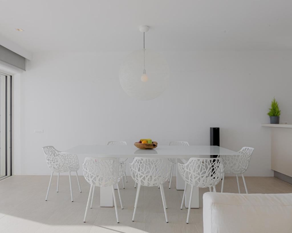Luxurious Beachfront Villa Maira photo 3