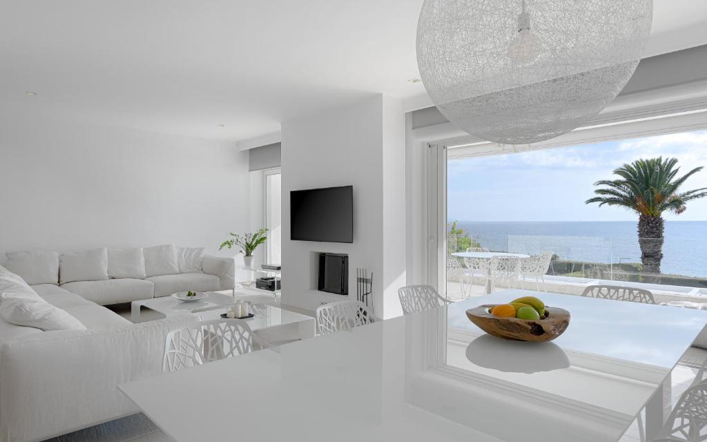 Luxurious Beachfront Villa Maira photo 1